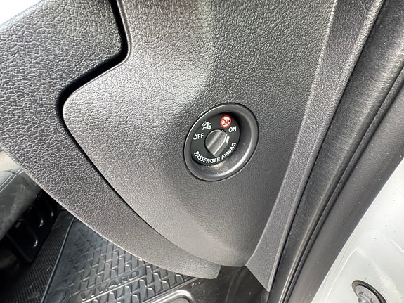 Opel Vivaro 16 of 19