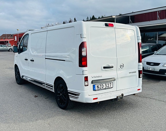 Opel Vivaro 2 of 5