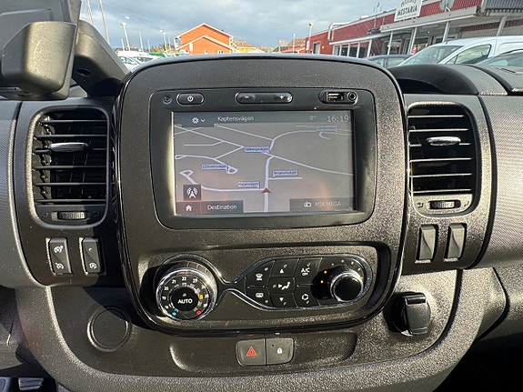 Opel Vivaro 13 of 19
