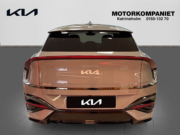 Kia EV6 5 of 17