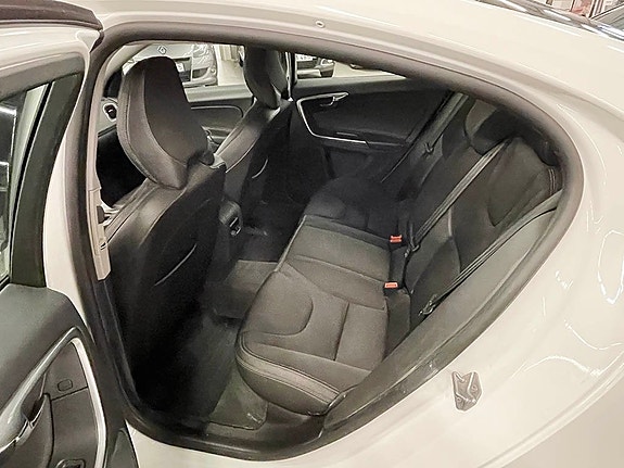 Volvo S60 5 of 5