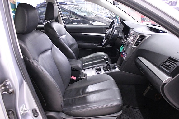 Subaru Outback 16 of 29
