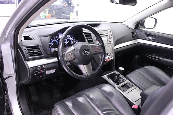 Subaru Outback 5 of 29
