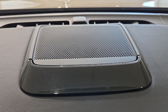 Volvo EX90 19 of 27