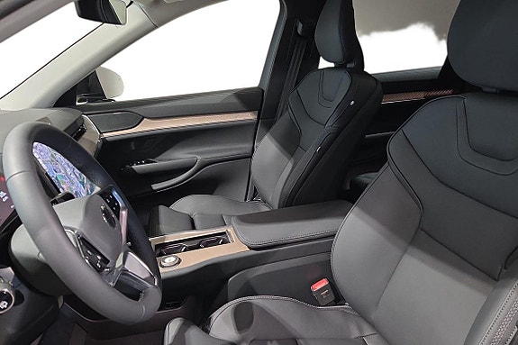 Volvo EX90 7 of 27