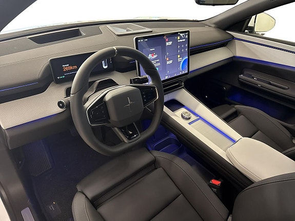 Polestar 4 6 of 13