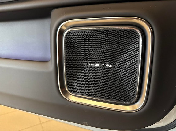 Polestar 4 11 of 13