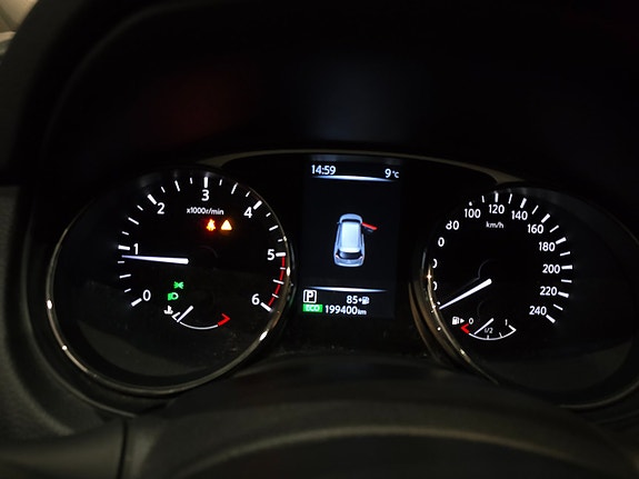 Nissan X-Trail 14 of 14