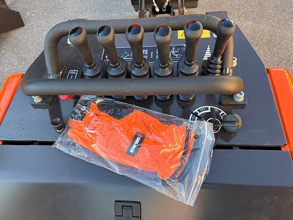 DELEKS® M8000-KUBOTA Hydrostatisk Minidumper – 800 kg 6 of 12