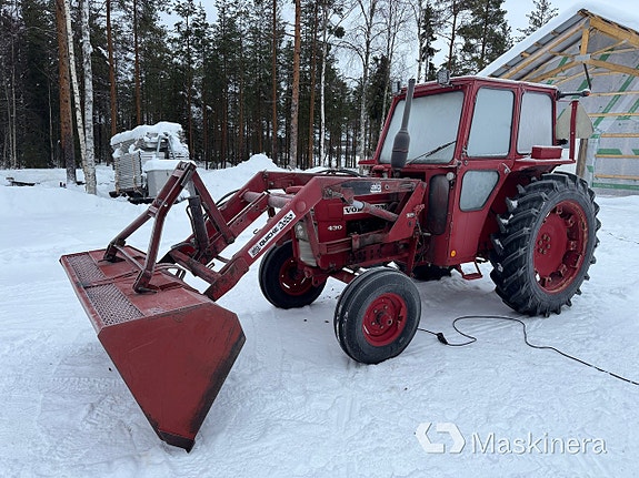 Traktor Volvo BM 430 med snöslunga