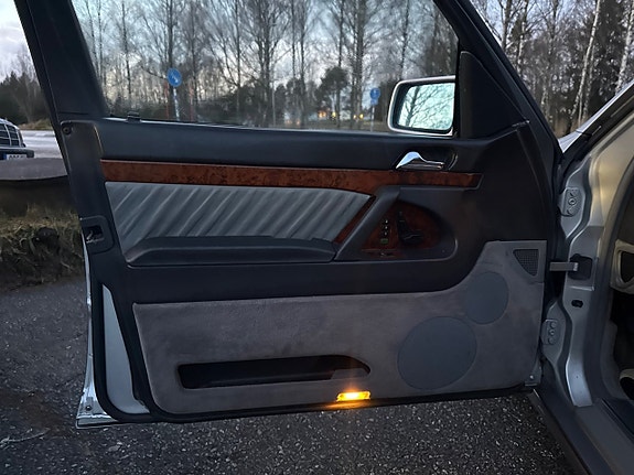 Mercedes-Benz 500 SEL 11 of 22