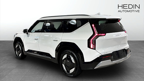 Kia EV9 2 of 5