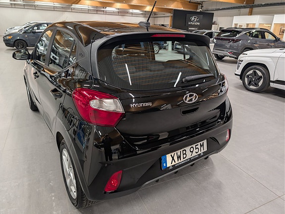 Hyundai i10 3 of 12