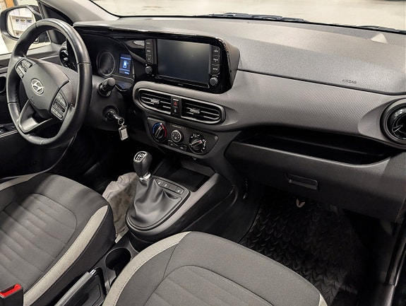 Hyundai i10 7 of 12