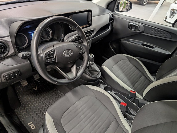 Hyundai i10 8 of 12