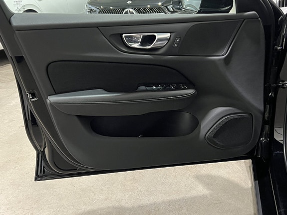 Volvo V60 8 of 27