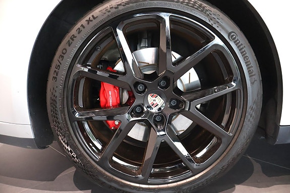 Porsche Panamera 4S 12 of 14