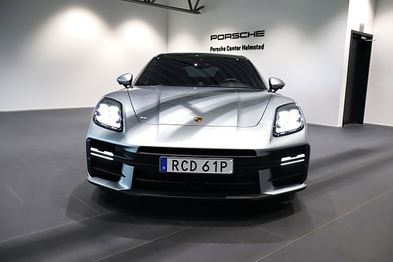 Porsche Panamera 4S 2 of 14