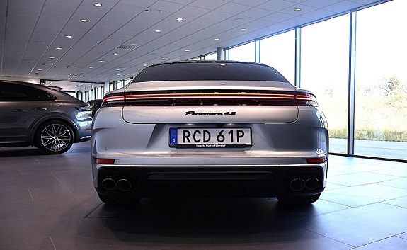 Porsche Panamera 4S 5 of 5
