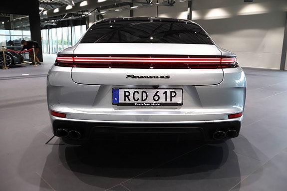 Porsche Panamera 4S 6 of 14