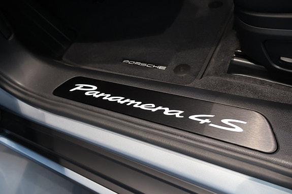 Porsche Panamera 4S 9 of 20