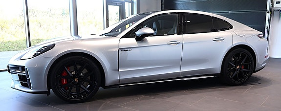 Porsche Panamera 4S 7 of 20