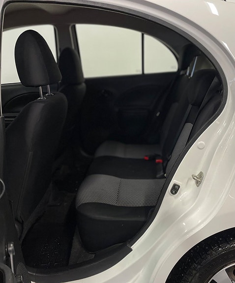Nissan Micra 7 of 11
