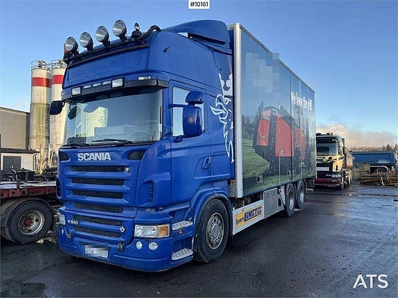 Scania R560 Skåpbil med öppningsbar sida (189,000:- ex moms)