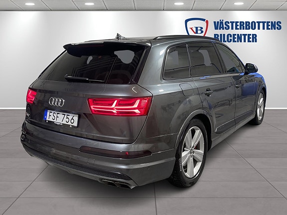 Audi SQ7 3 of 23