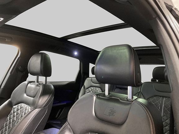 Audi SQ7 13 of 23