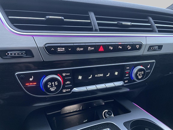 Audi SQ7 10 of 23