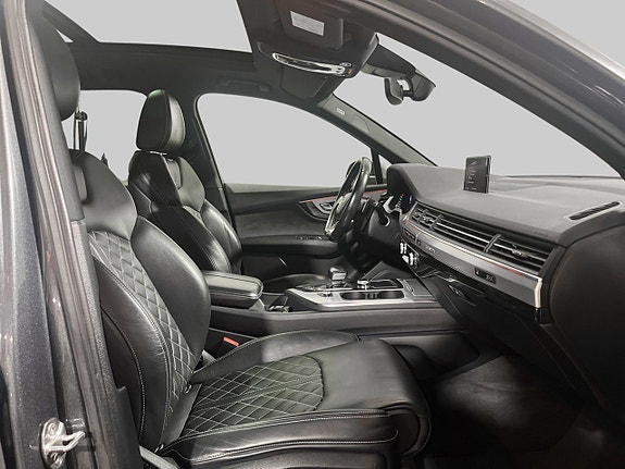 Audi SQ7 4 of 18