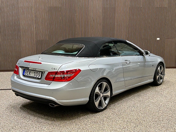Mercedes-Benz E350 4 of 5