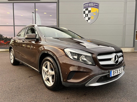 Mercedes-Benz GLA250 4 of 7