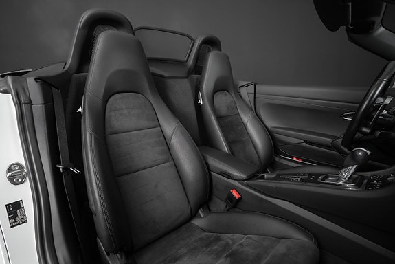 Porsche 718 Boxster S 8 of 16