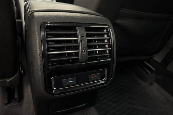 Volkswagen Passat 25 of 28