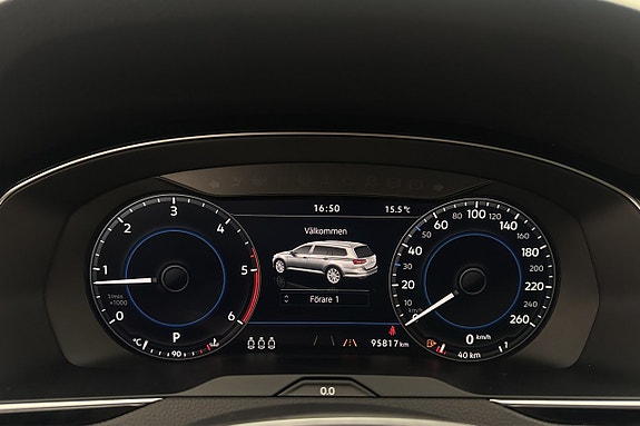Volkswagen Passat 12 of 28