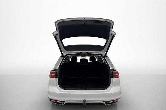 Volkswagen Passat 26 of 28