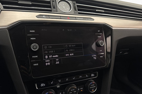 Volkswagen Passat 17 of 28