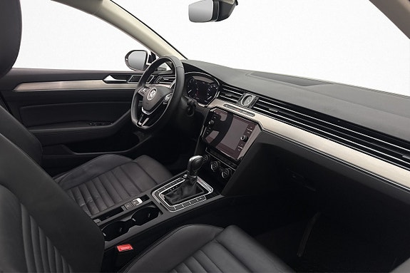 Volkswagen Passat 23 of 28
