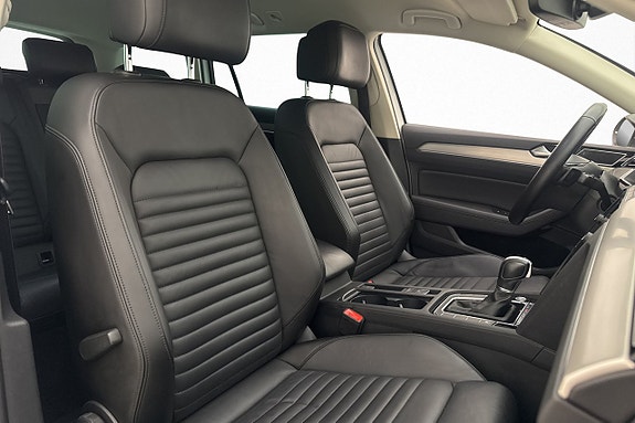 Volkswagen Passat 22 of 28
