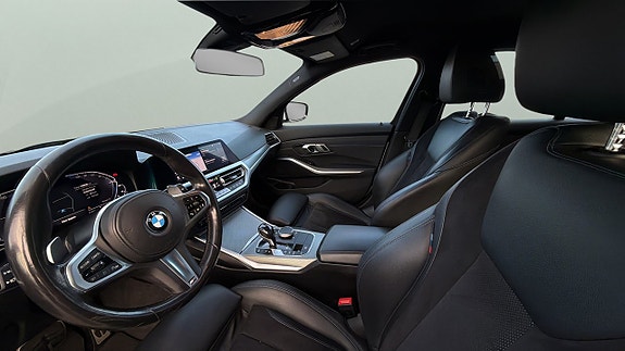 BMW 330e 11 of 30