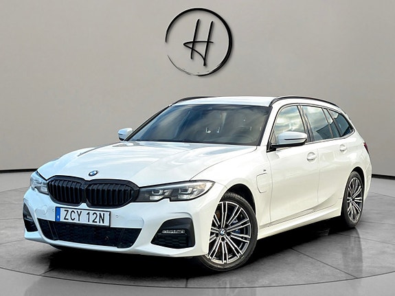 BMW 330e 2 of 30