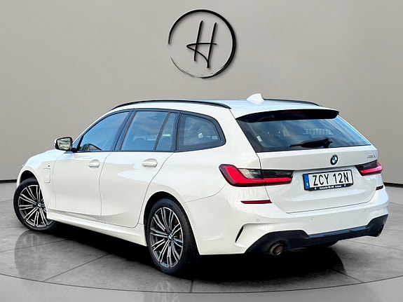 BMW 330e 8 of 30