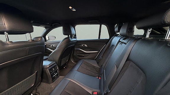 BMW 330e 14 of 30