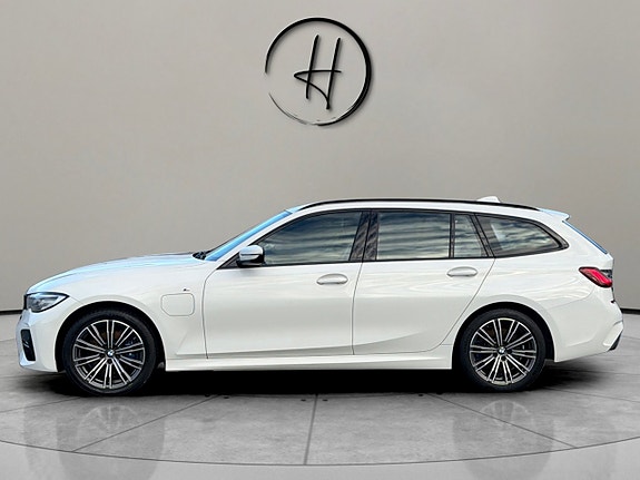 BMW 330e 6 of 30