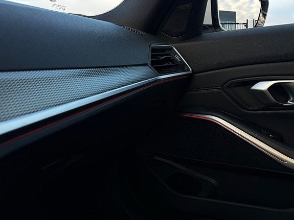 BMW 330e 22 of 30