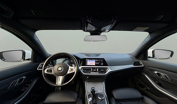BMW 330e 12 of 30