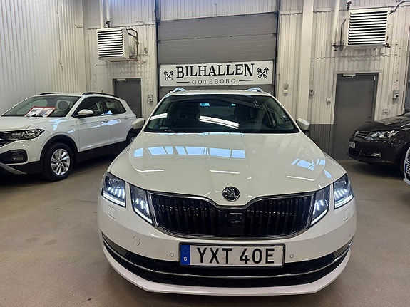 Skoda Octavia 2 of 5