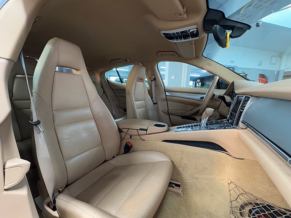 Porsche Panamera S 9 of 22